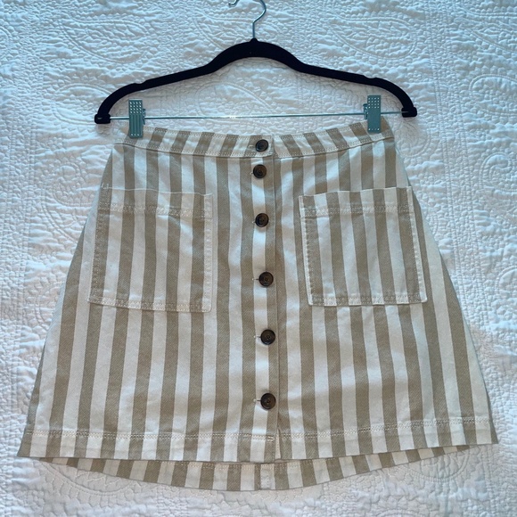 Old Navy White and Tan Striped Button Down Mini Skirt - Picture 1 of 3